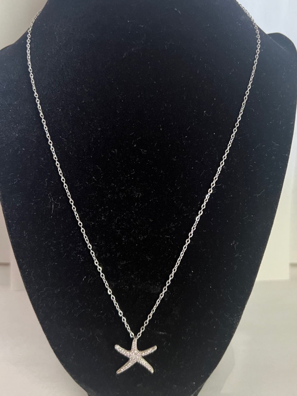 Silver Starfish Pendant Necklace - Sparkling Sea-Inspired Pendant
